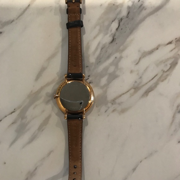 COPY - Women’s Fossil Watch - Picture 3 of 3